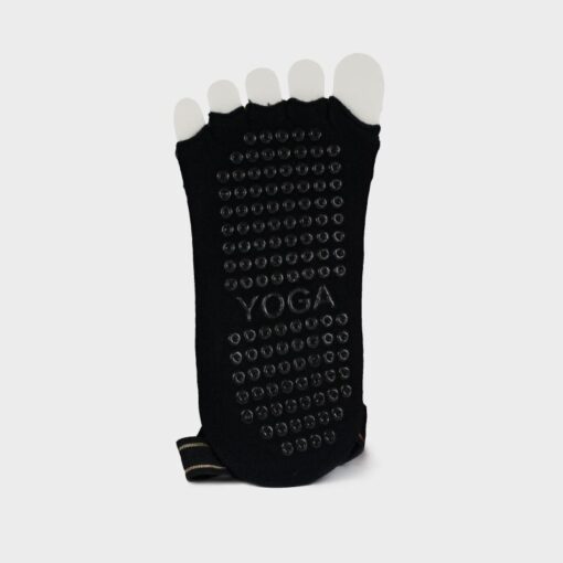 Yoga socks without toes