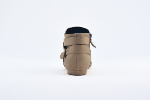 Lana - Image 13